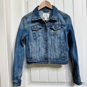Forever 21 100% Cotton Mid Wash Distressed Cropped Jean Jacket. Size M
